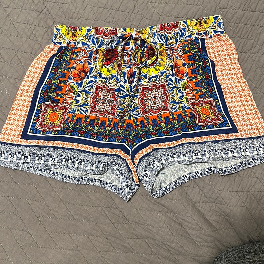 Flowy colorful shorts